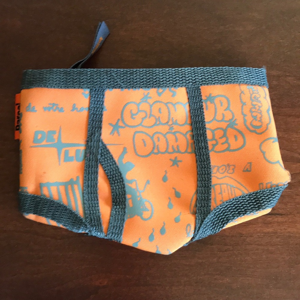 Parcel Underpants Zippered Pouch